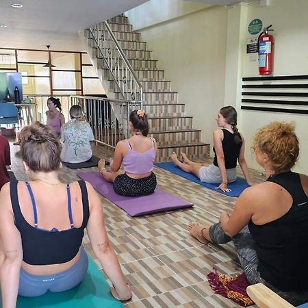 Phangan Barsay Hostel Тонгсала Екстериор снимка