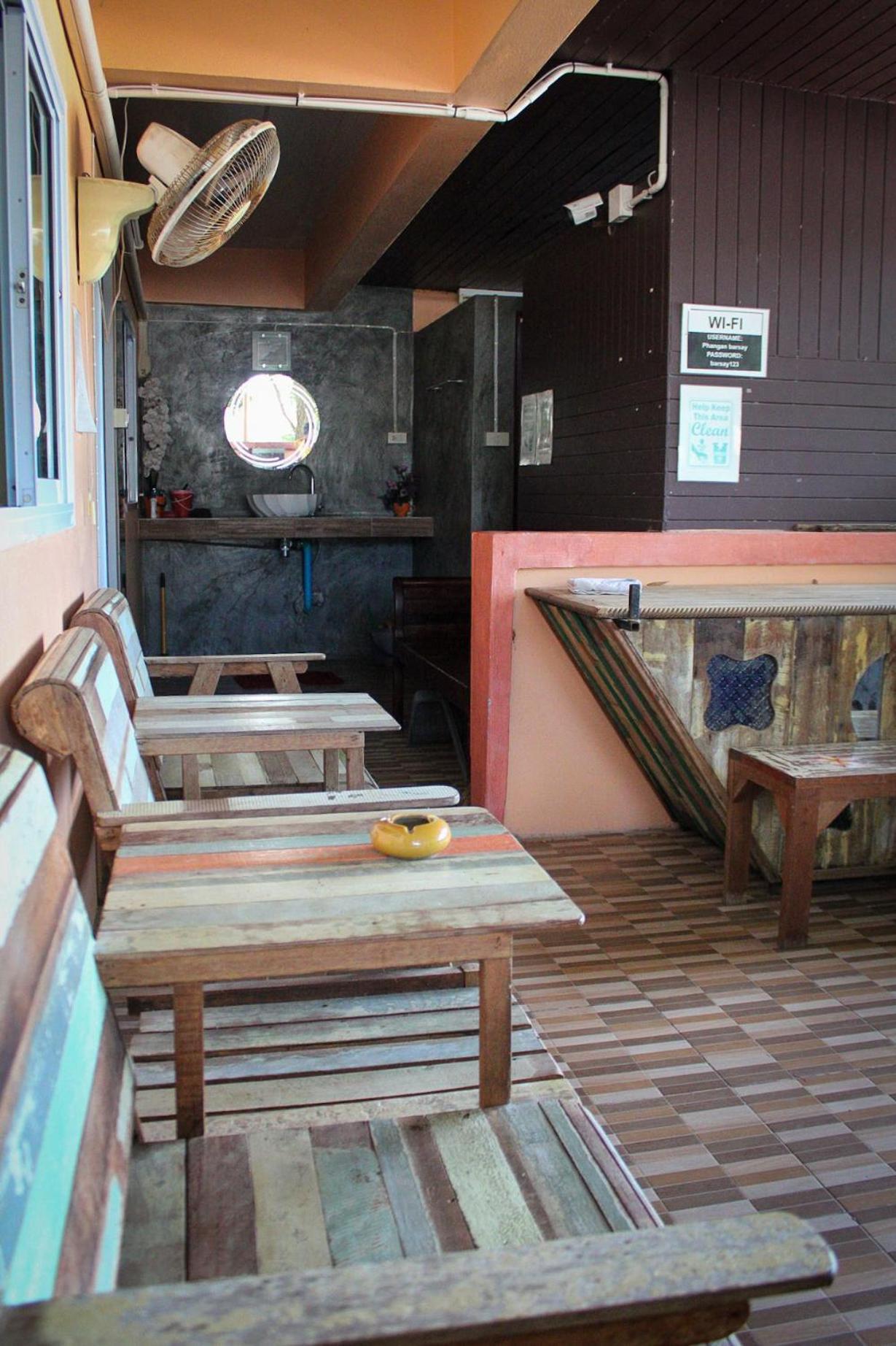 Phangan Barsay Hostel Тонгсала Екстериор снимка